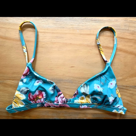Tori Praver bikini, Bianca top & Blake bottom - Picture 5 of 7